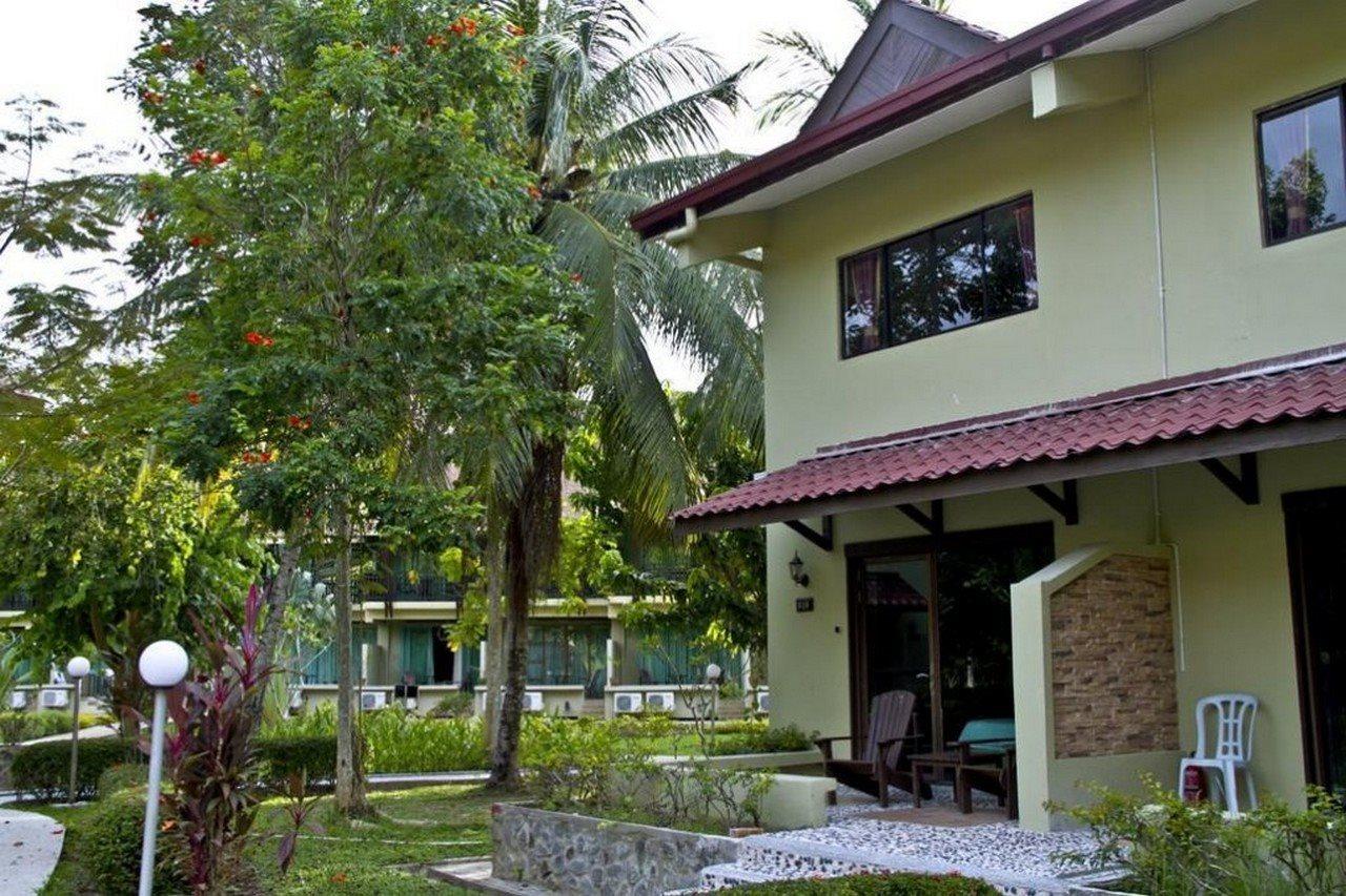 Beringgis Beach Resort & Spa Papar Exterior photo