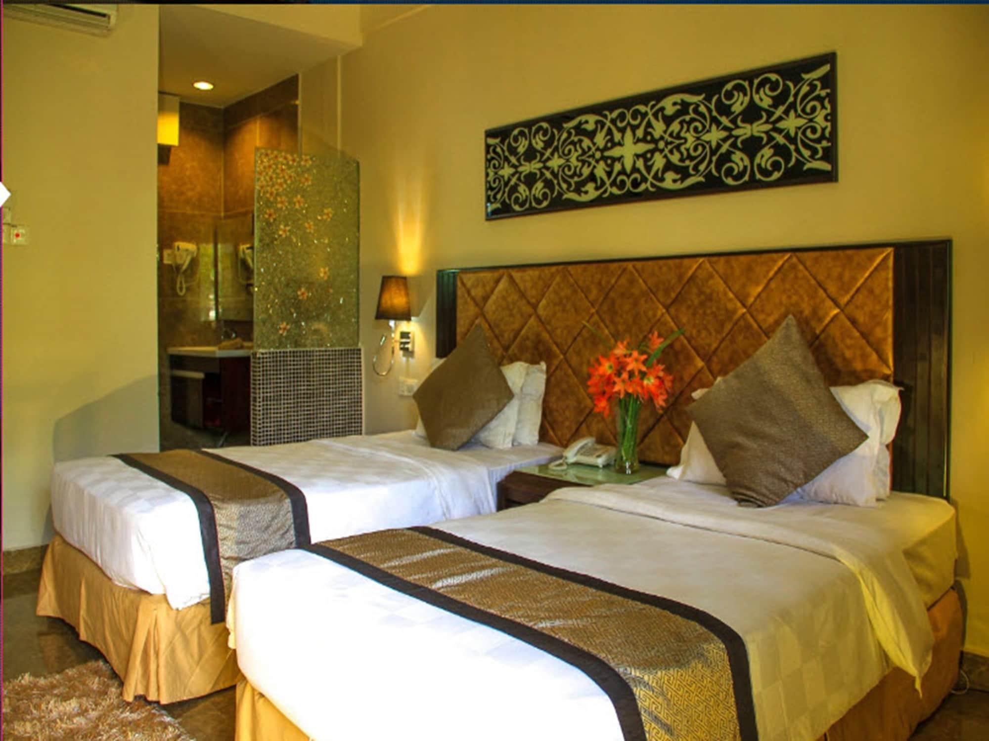 Beringgis Beach Resort & Spa Papar Exterior photo