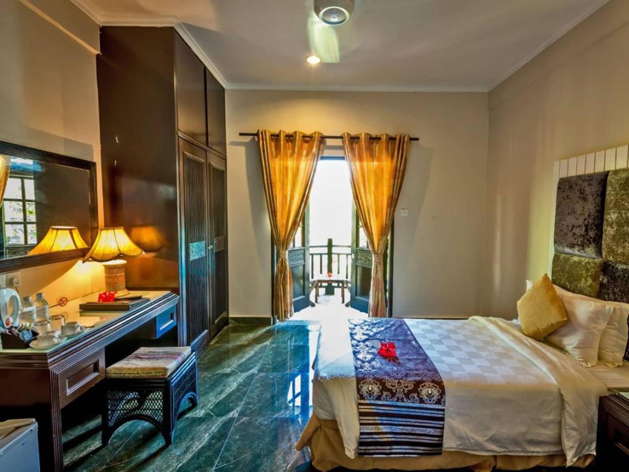 Beringgis Beach Resort & Spa Papar Exterior photo