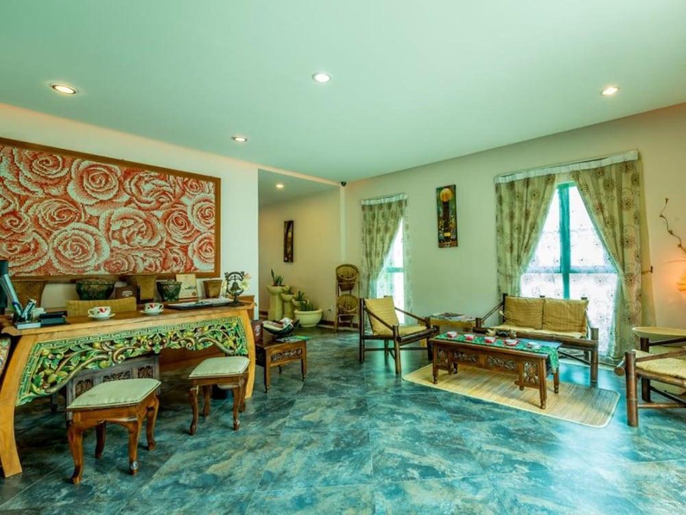 Beringgis Beach Resort & Spa Papar Exterior photo
