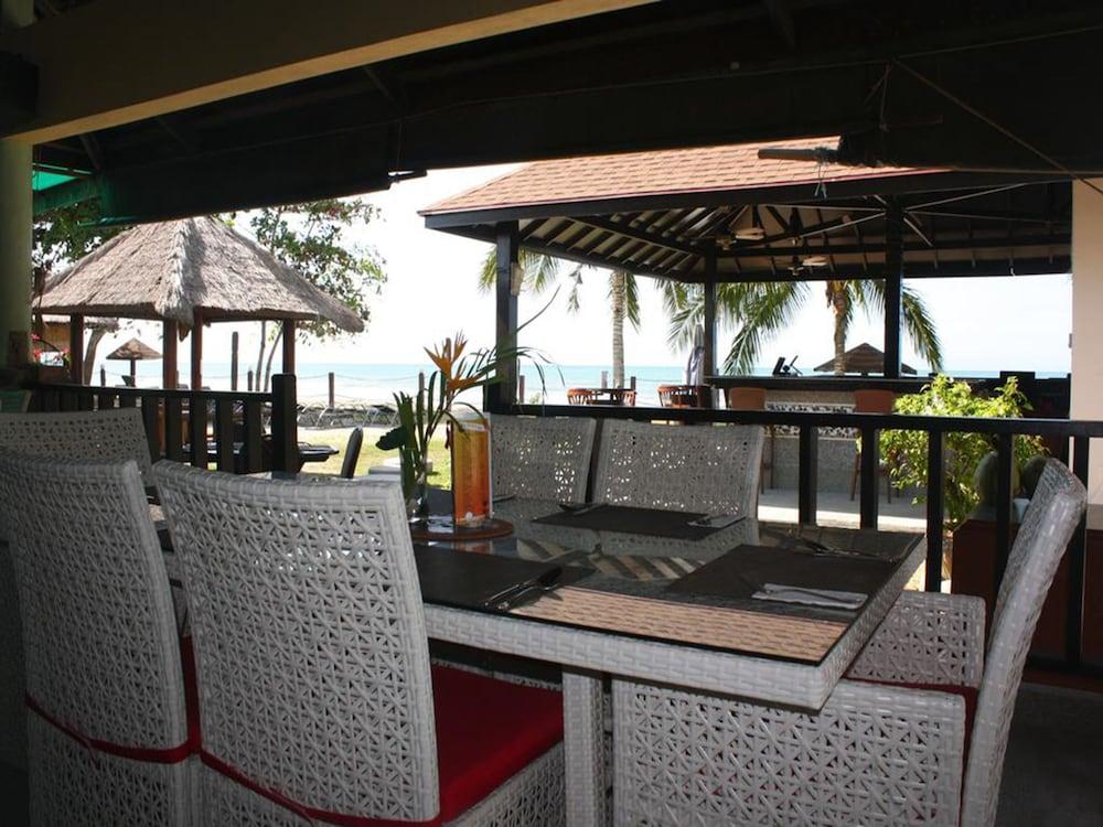 Beringgis Beach Resort & Spa Papar Exterior photo