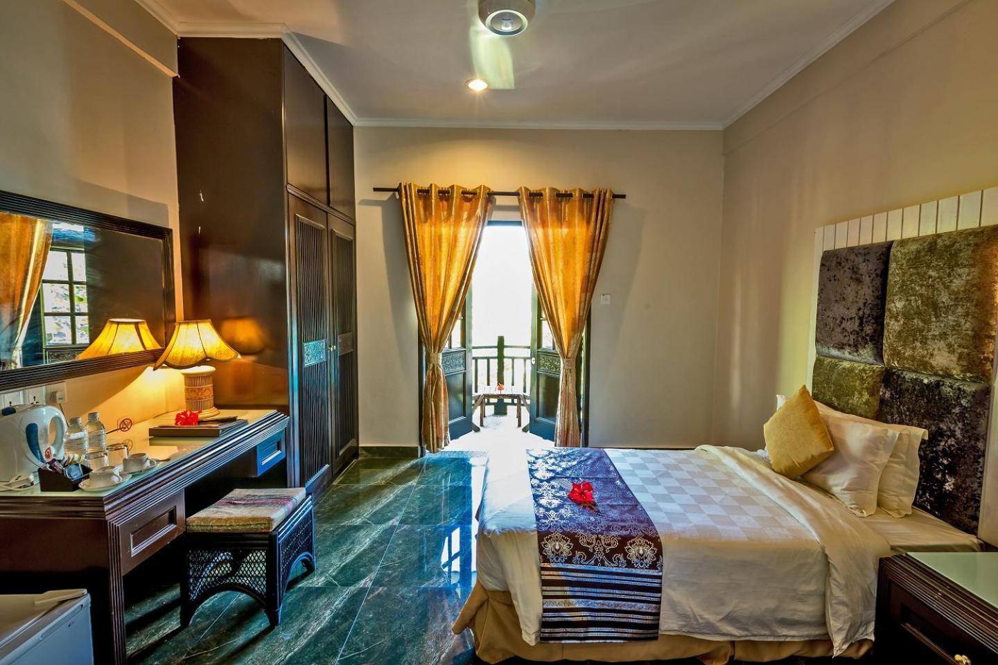 Beringgis Beach Resort & Spa Papar Exterior photo