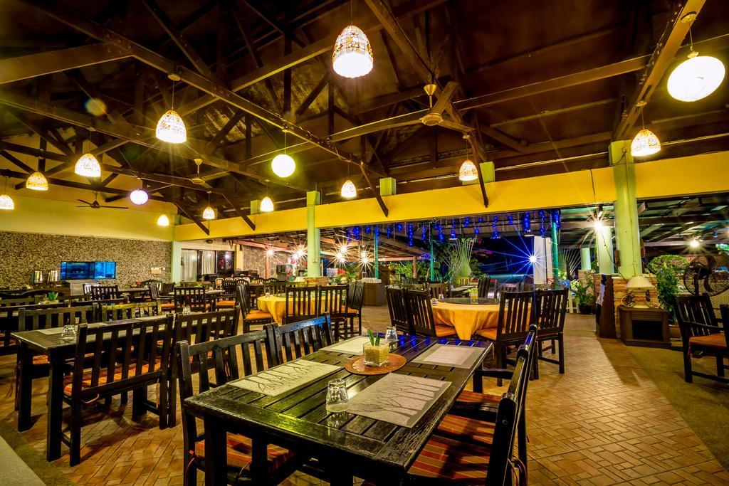 Beringgis Beach Resort & Spa Papar Exterior photo