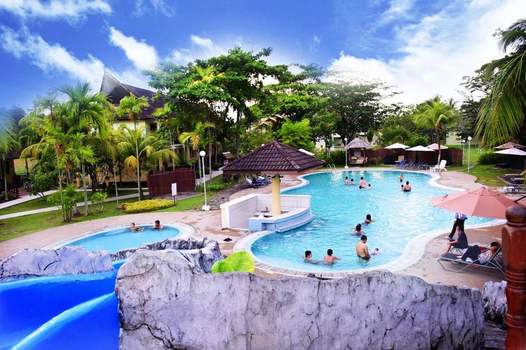Beringgis Beach Resort & Spa Papar Exterior photo