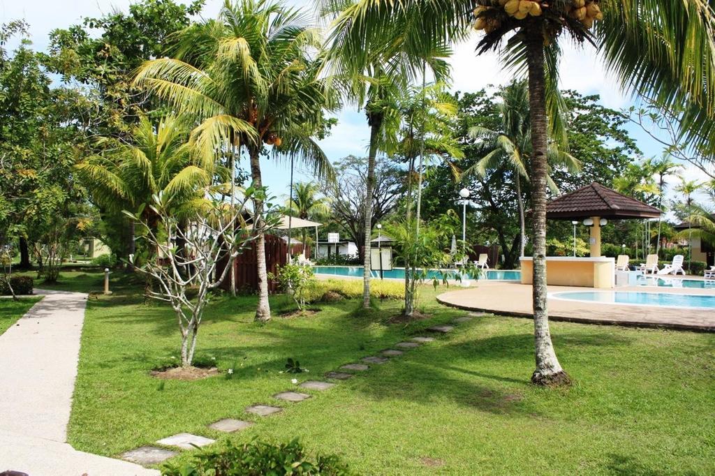 Beringgis Beach Resort & Spa Papar Exterior photo