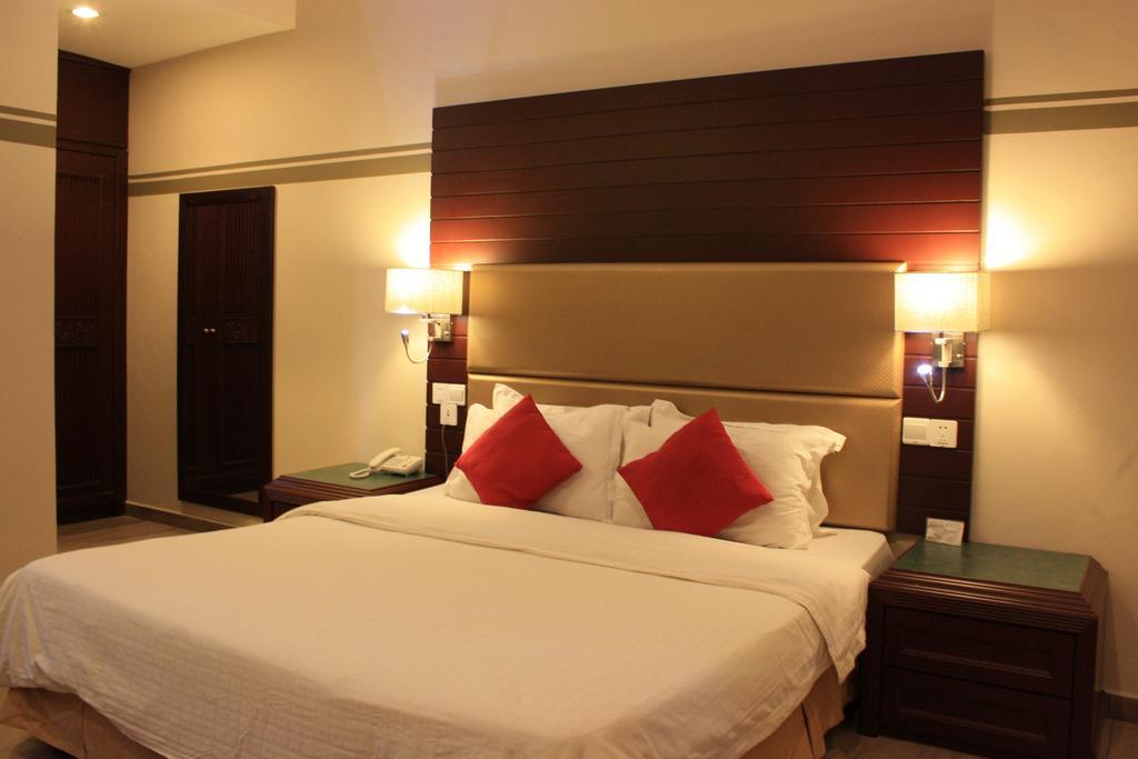 Beringgis Beach Resort & Spa Papar Exterior photo