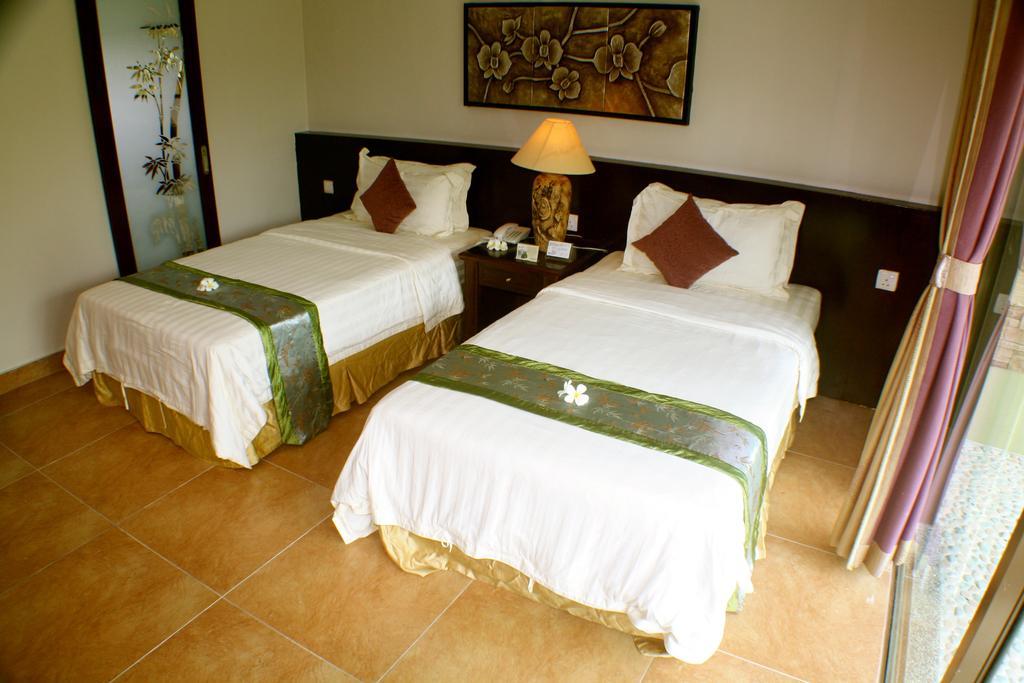 Beringgis Beach Resort & Spa Papar Exterior photo